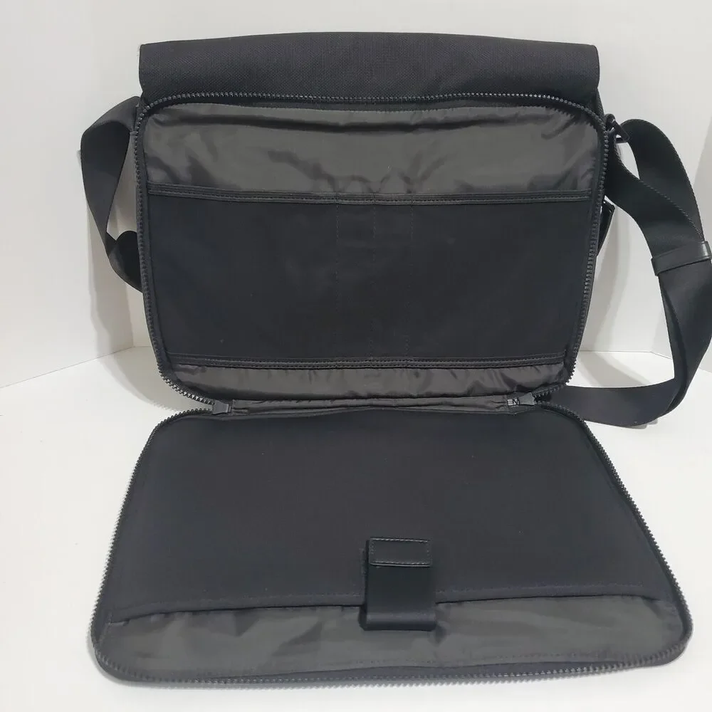 Michael Kors Parker Nylon Messenger Shoulder Bag Computer Crossbody travel 14x12